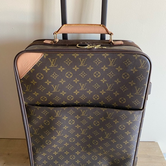 Authentic Louis Vuitton pegase 60 carry on monogram - Picture 2 of 8